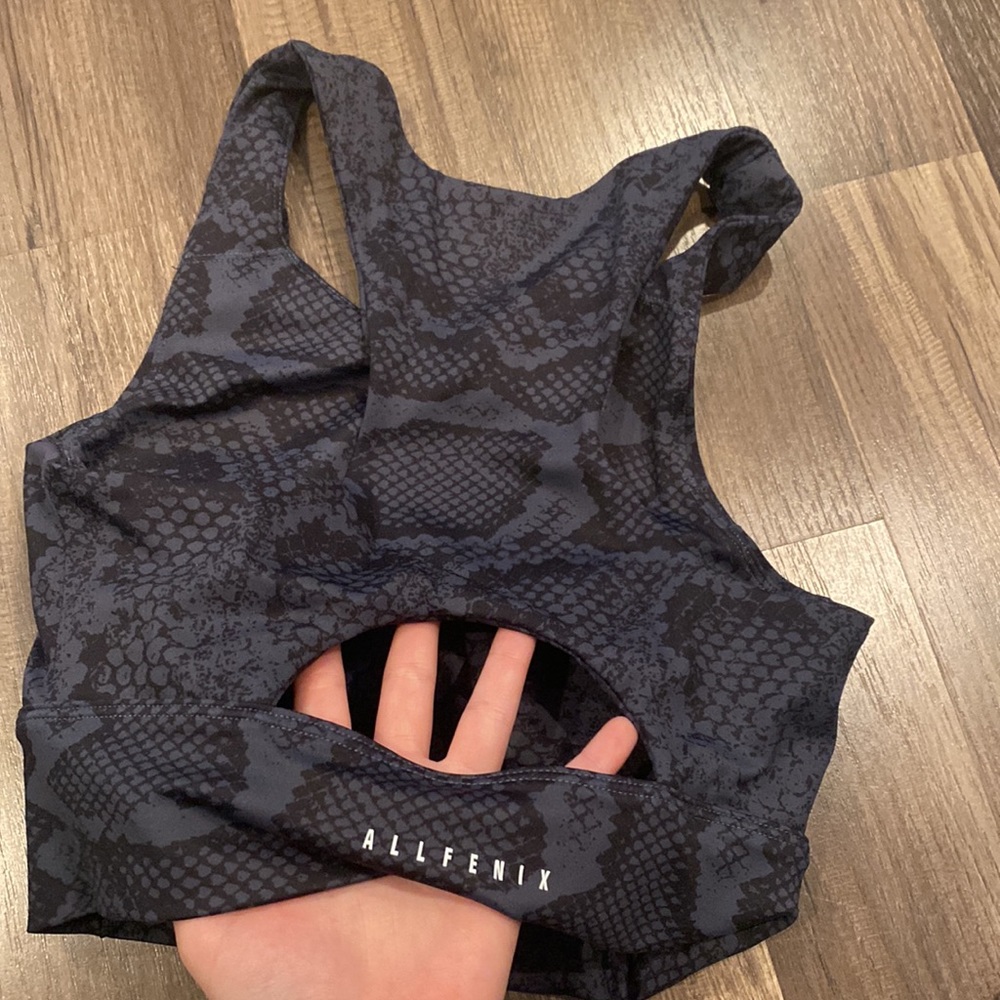 Patterned Racer Back Workout Top - Picture 3 of 4